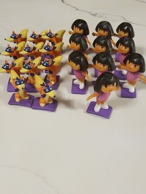 Dora the Explorer Purple Stand Mini Figures / Cake Toppers
